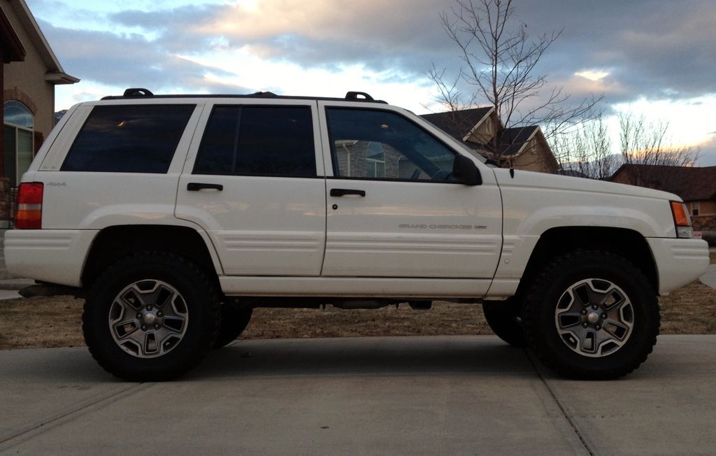 Anyone have photos of newer JK Rubicon wheels on ZJ? Jeep Enthusiast